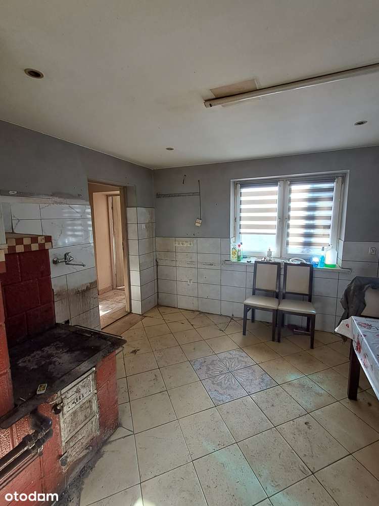 Parterowy murowany dom z dużym garażem-9