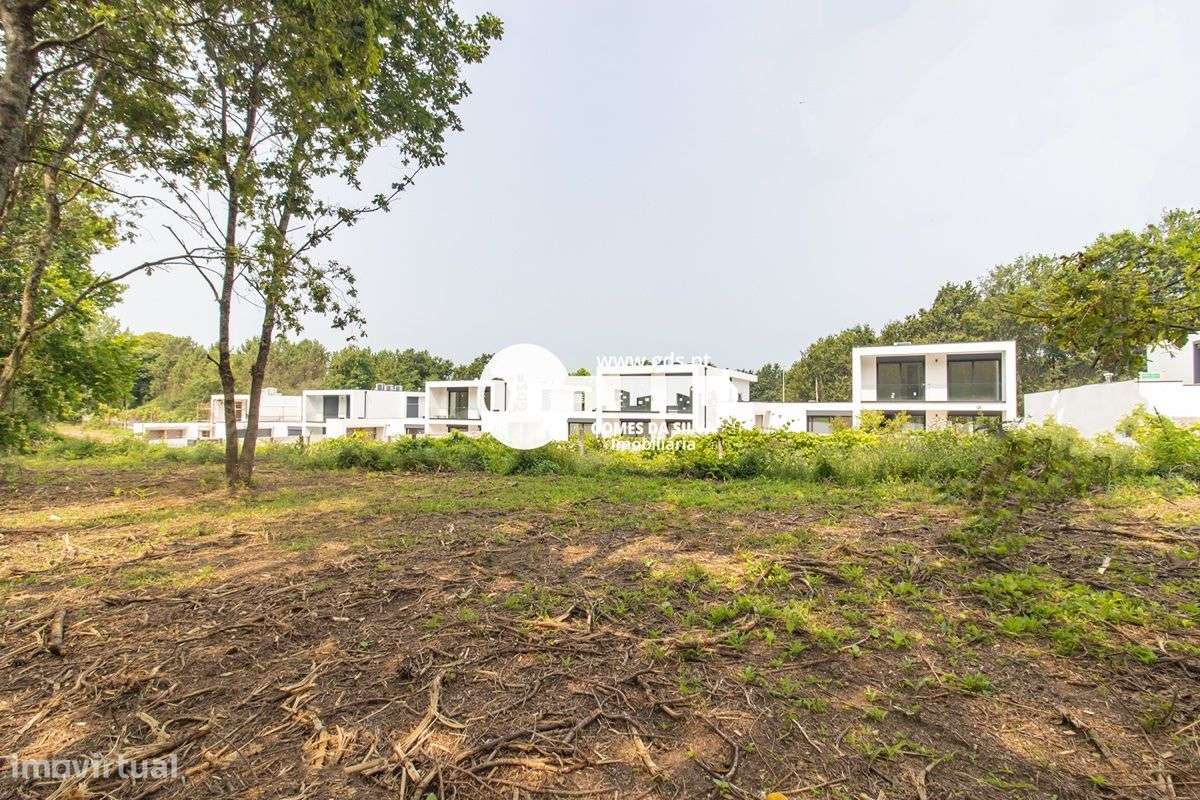 Terreno Rústico c/ cerca de 5000m2 em Celeirós - Grande imagem: 4/16