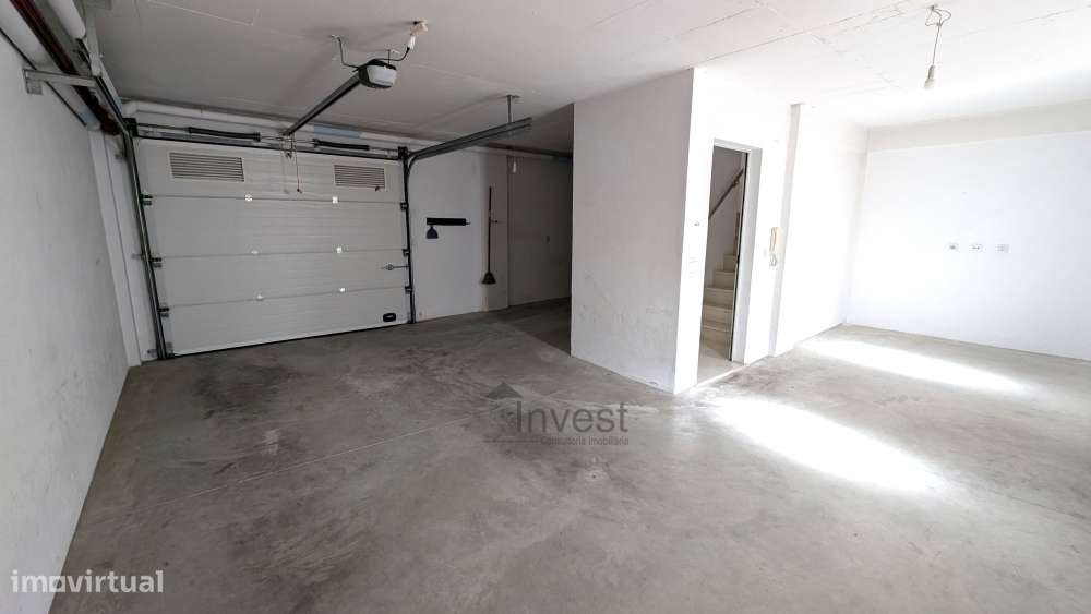 T3 Duplex com Vista Castelo, Serra e Mar – Condomínio Fechado em Sesim-26