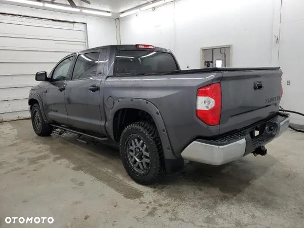 Toyota Tundra - 2