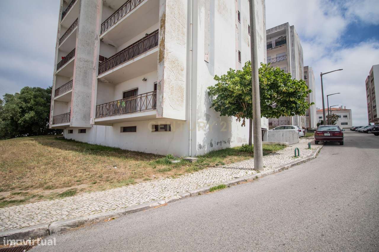 Garagem — Urbanização Vale Pereiro, em Tavarede, Figueira da Foz-4
