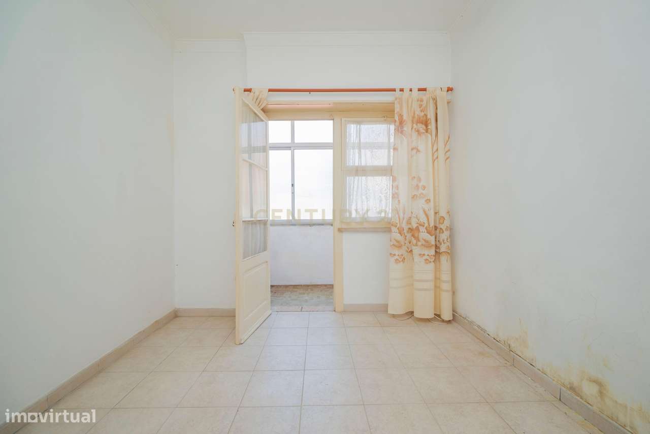 Oportunidade Investimento - Apartamento T2 | Mercês | Algueirão Mem Ma-10