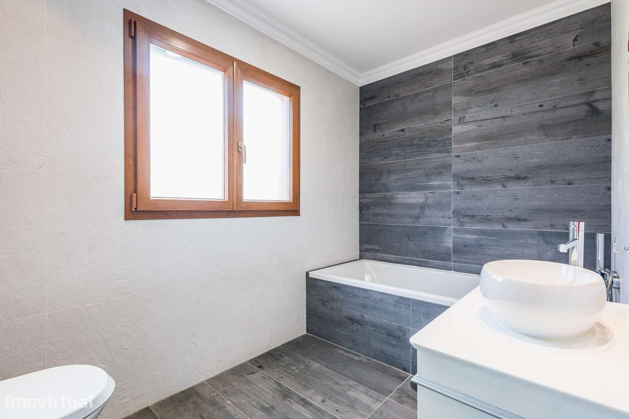 Moradia T4 renovada | Piscina Aquecida - Parceiros-38