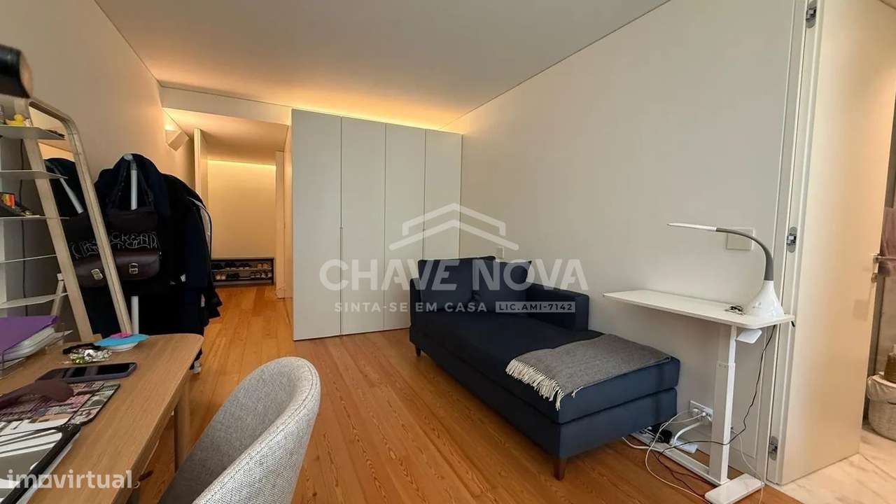 Apartamento t2 à venda na Rua António Bessa Leite-18
