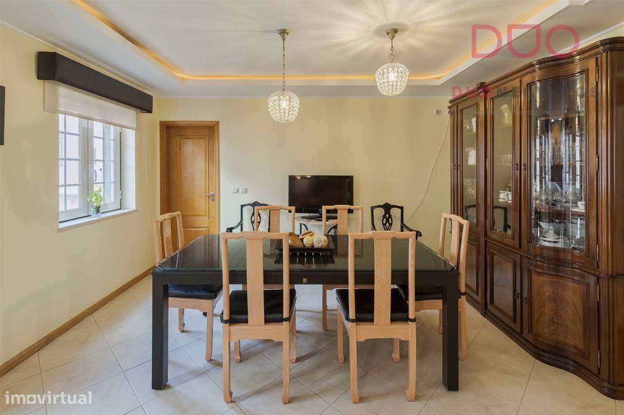 Moradia T4+1 à venda no Montijo-12