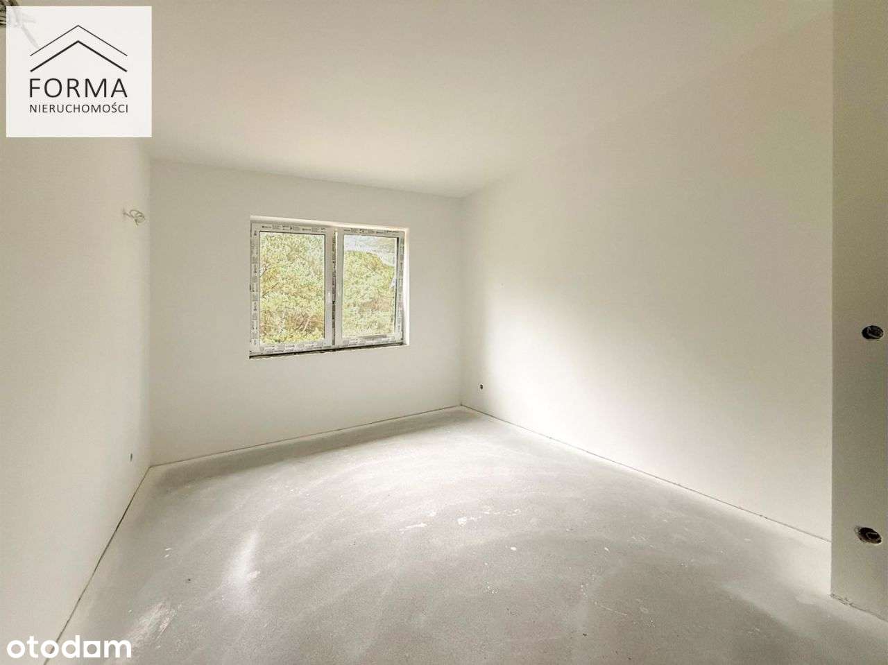 Dom ze ścianą lasu z panoramicznymi oknami - Pełny obrazek: 5/12