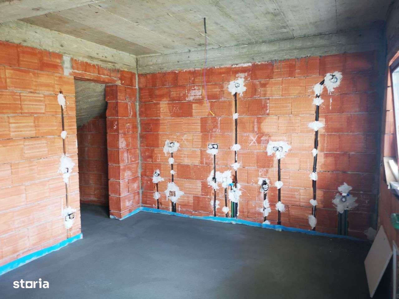 Apartamente in Case insiruite de 5 camere cu gradina si loc de parcare-9