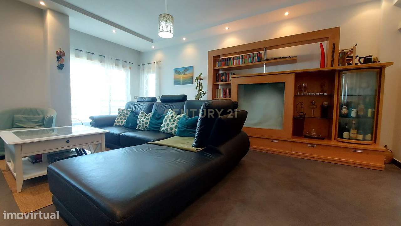 T5 Duplex em Alcochete | Vista Rio | Terraço Panorâmico-11