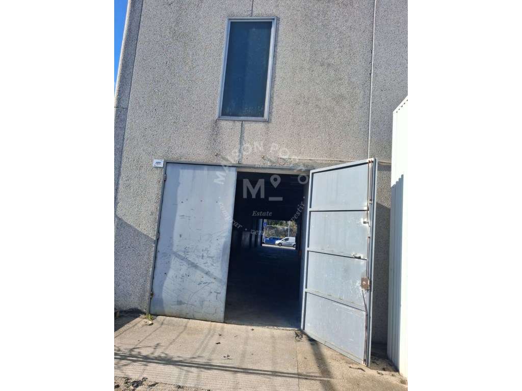 Armazém com licença para Comércio e Indústria - Grande imagem: 2/13