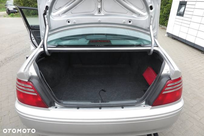 Honda Accord 1.8i S - 13