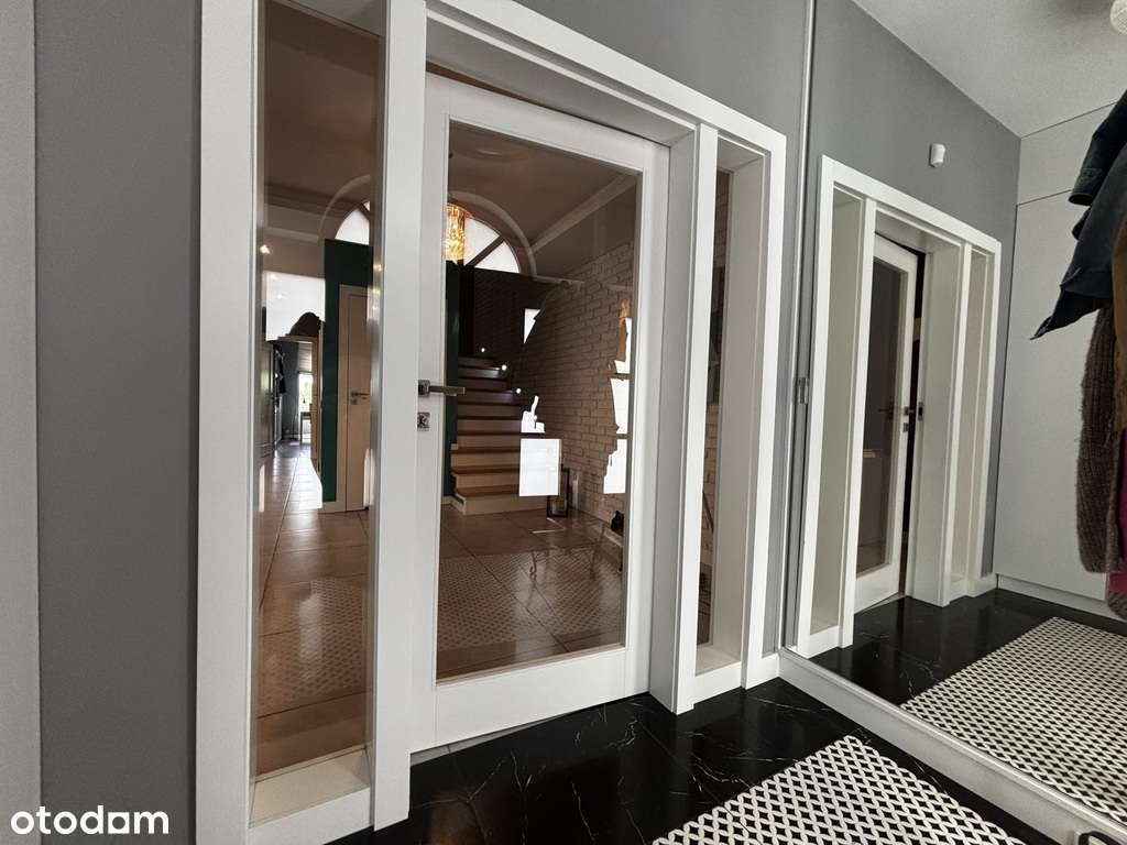 Duży dom z pokojem na parterze blisko lasu-9