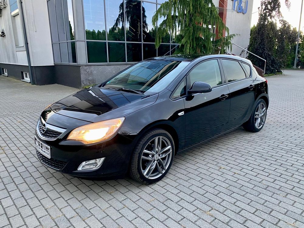 Opel Astra J (2009-2019) 1.4 Turbo Edition 2011