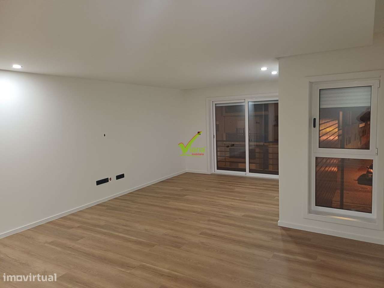 T. 3 com lugar de garagem - Junto Estação de Metro Póvoa de Varzim - Grande imagem: 3/27