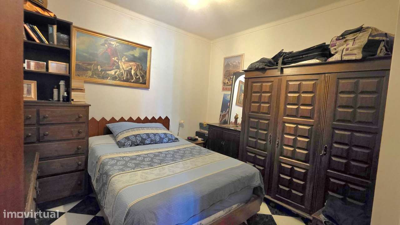 Excelente Oportunidade de Investimento como Moradia e Alojamento Turí-25