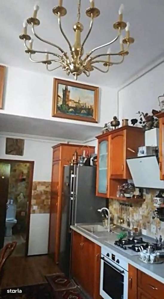 Vanzare casa renovata 2 camere curte intrare separata foisor Cotroceni-12