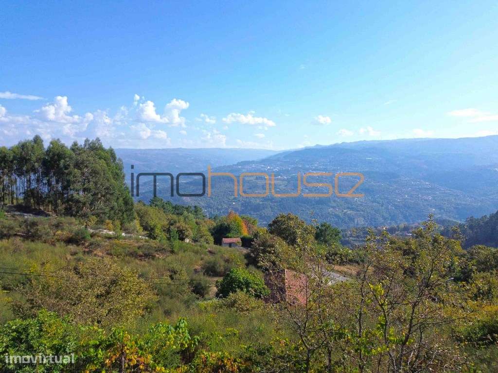 Quinta 2,6ha - Vista panorâmica e várias edificações-5