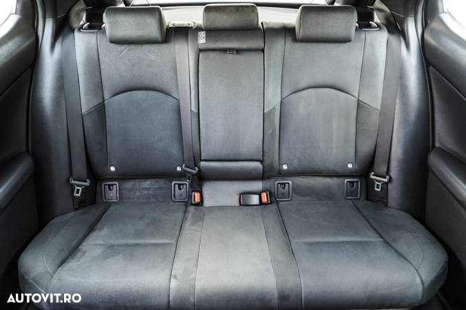Lexus UX 250h 2.0L HEV 20H- (178 HP) 4X2 CVT Executive - 18
