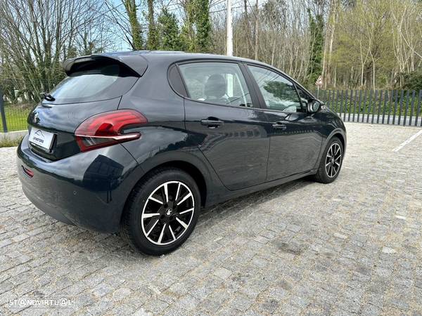 Peugeot 208 1.6 BlueHDi Allure - 3