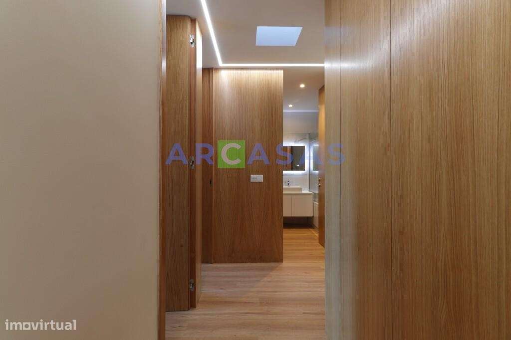 Moradia V3 com jardins e estacionamento na Trofa-12