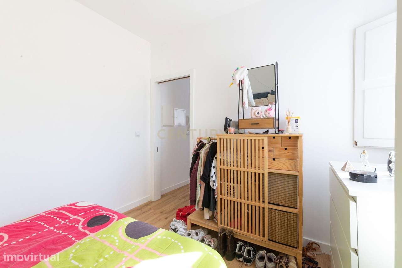 T1 com Vista Cidade em Camarate, arrendado até Maio 2027.-7