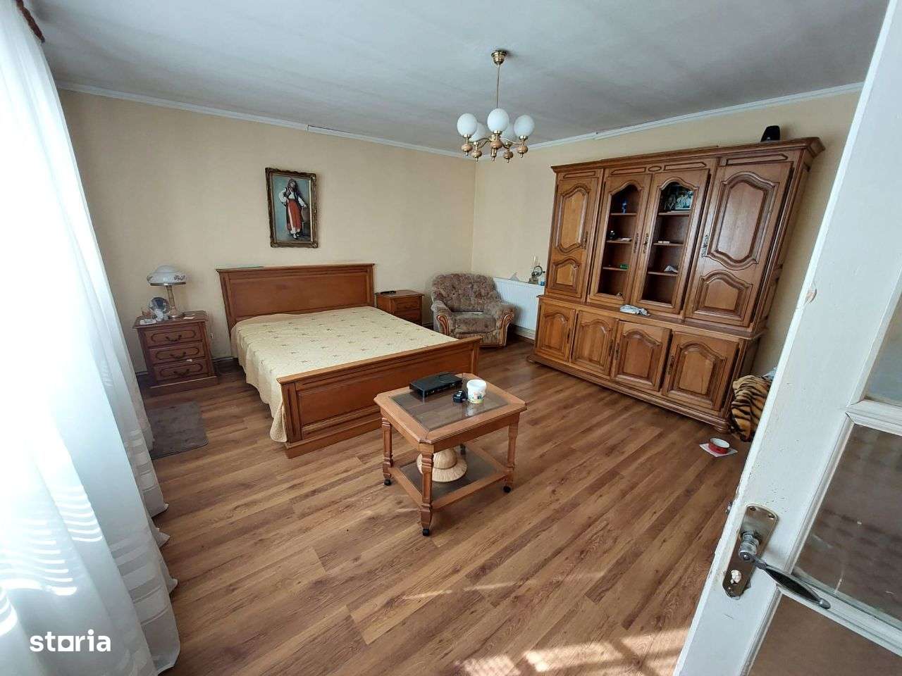 COMISION 0 Casa 200 mp, 650 mp teren, 5 camere Targoviste, Micro 6 - Imagine principală: 2/15