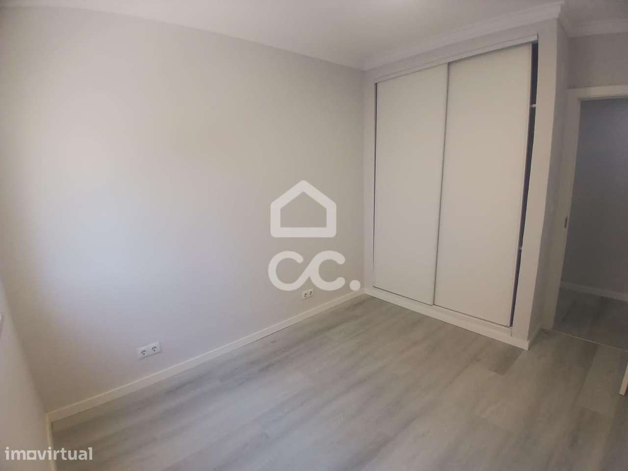 APARTAMENTO T2 PARA VENDA EM CORROIOS-20