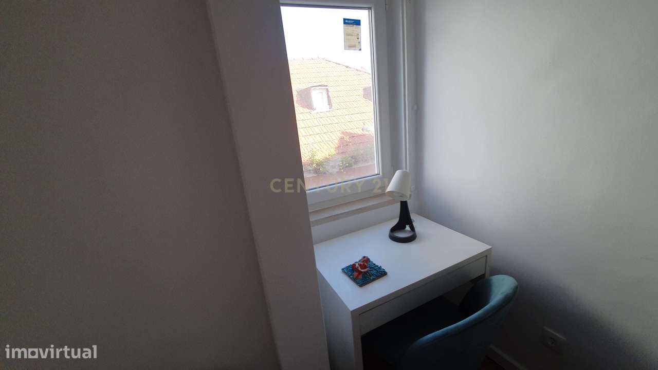 Prédio no Bairro Alto Remodelado com 3 Apartamentos e Loja, um Sonho p-14