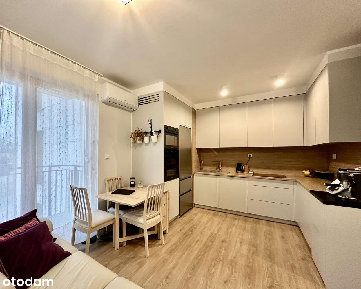 3-pokojowe mieszkanie z balkonem w spokojnej części Włoch-2