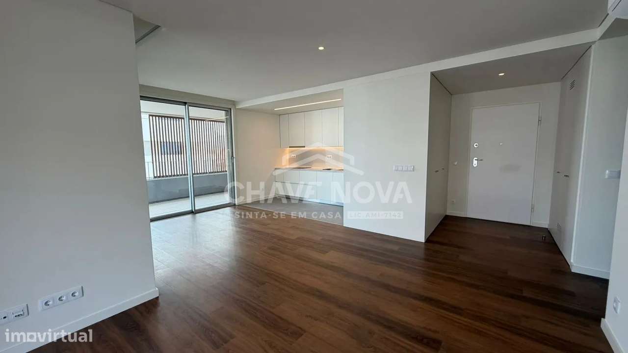 Apartamento T2 C/ Terraço 55m2 Garagem Maia centro-4
