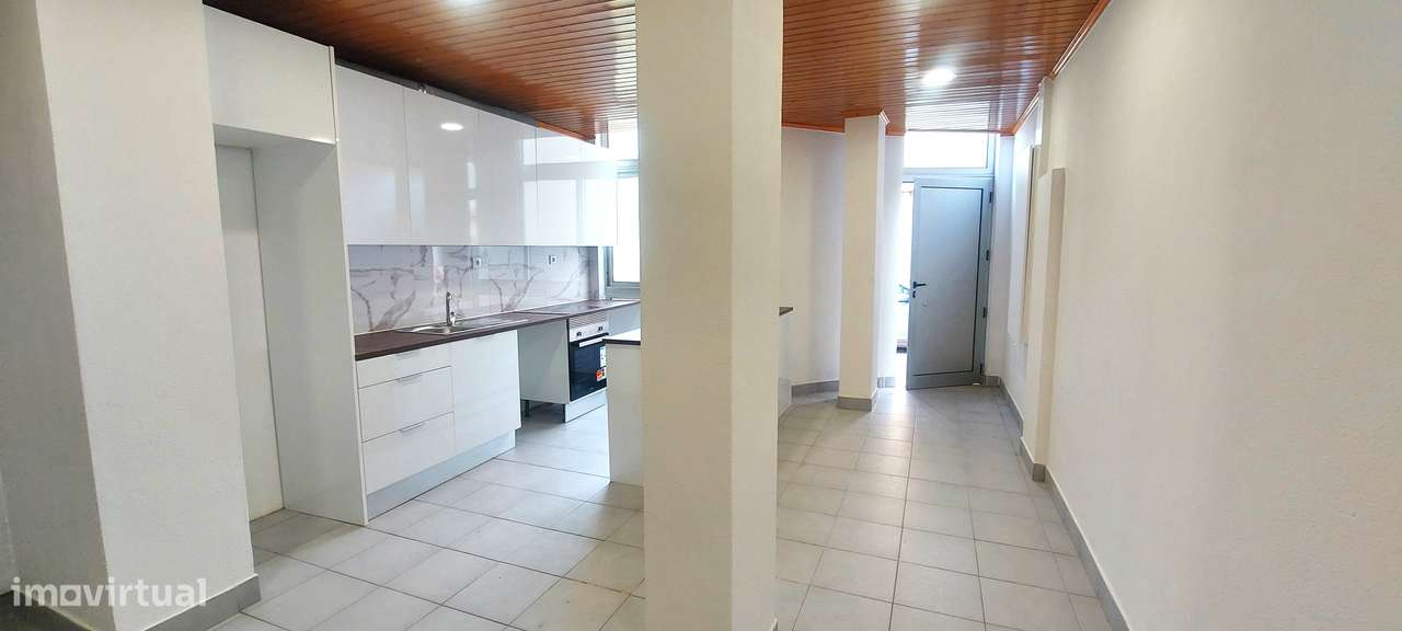 MONTE DA CAPARICA - Apartamento T1 Duplex - Grande imagem: 4/12