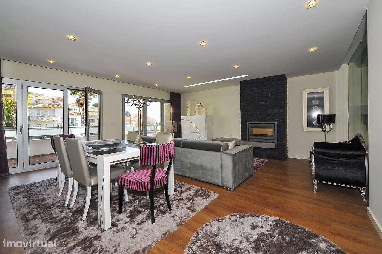 Moradia T3+1 Alto da Parede, em Condomínio Fechado com Vista Mar-8