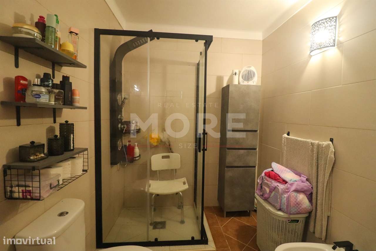 Moradia T3 Térrea Totalmente Remodelada-14