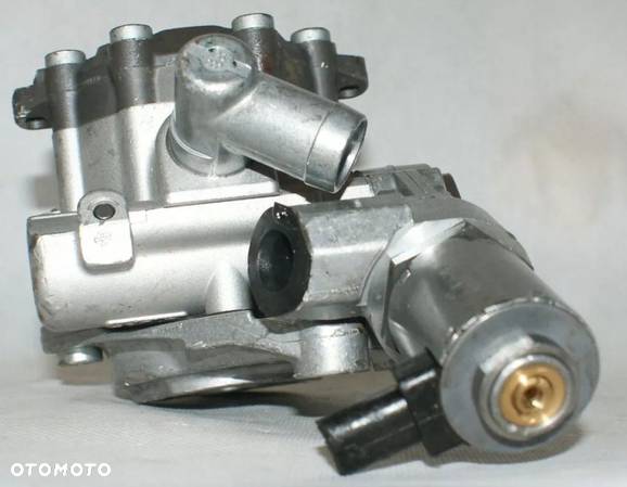 POMPA WSPOMAGANIA AUDI RS5 8T3 4.2 8K0145154C - 6