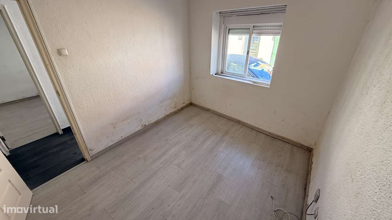 Moradia Térrea T4 no Cartaxo com Potencial de Duas Habitações-21