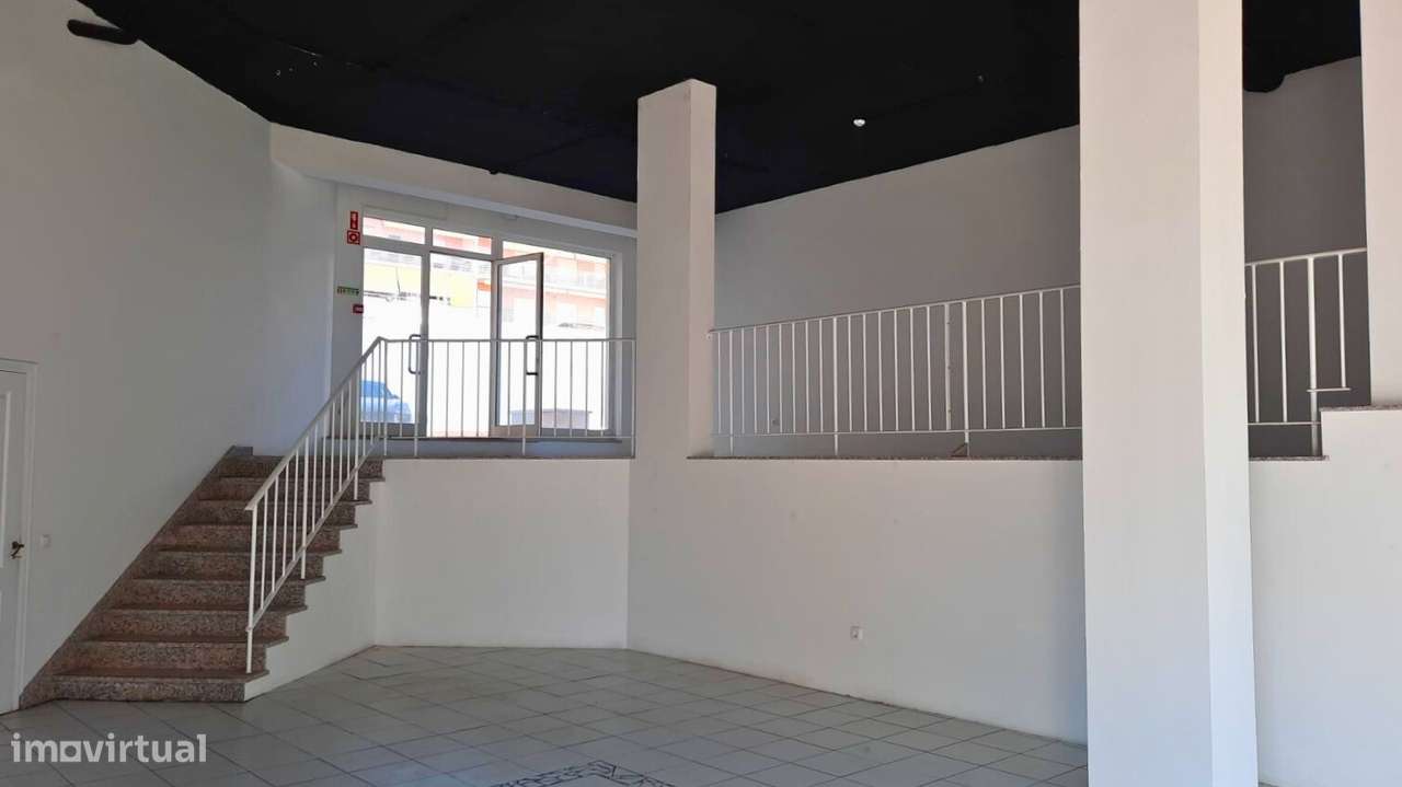 Loja Comercial em Localização Privilegiada Armação de Pêra - Grande imagem: 5/11