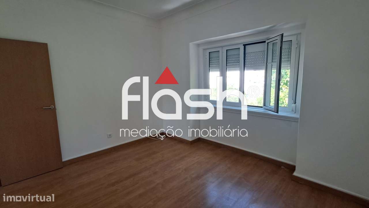 Apartamento T4 nas Mercês-20