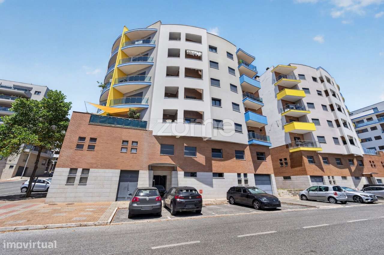 Apartamento T3 na Urbanização do Jardim da Amoreira - Ramada-32