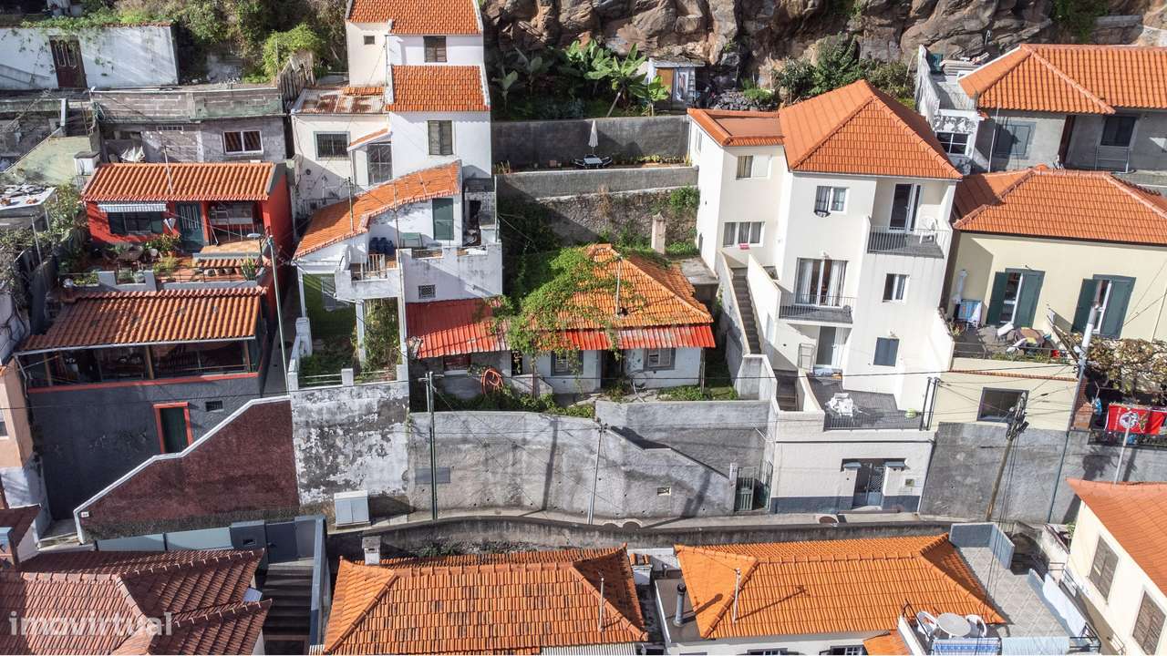 Moradia T2 no coração do Funchal-20