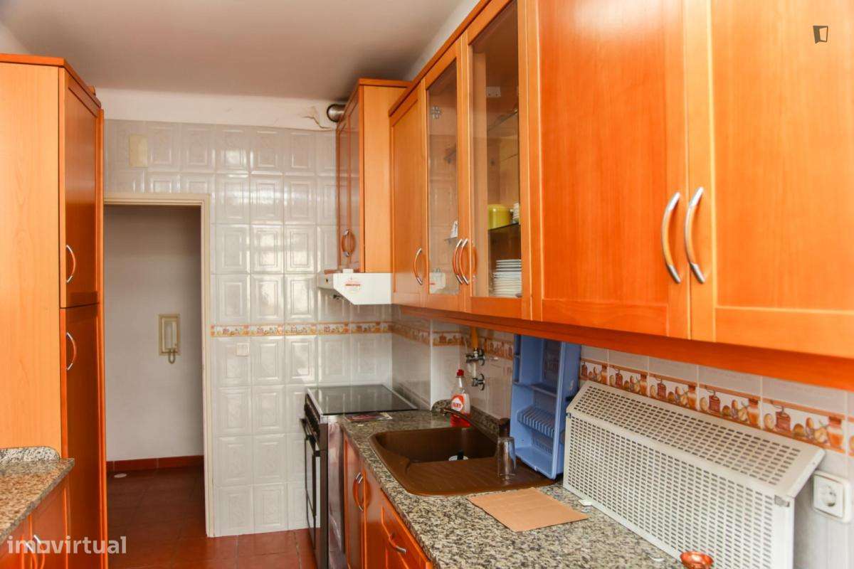 Quarto - localizado em Arregaça Coimbra - Grande imagem: 5/12