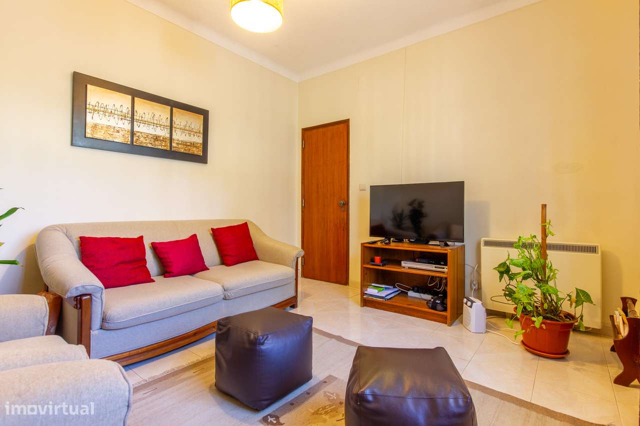 Moradia T5 isolada com jardim e terraço em Quinta do Conde-28