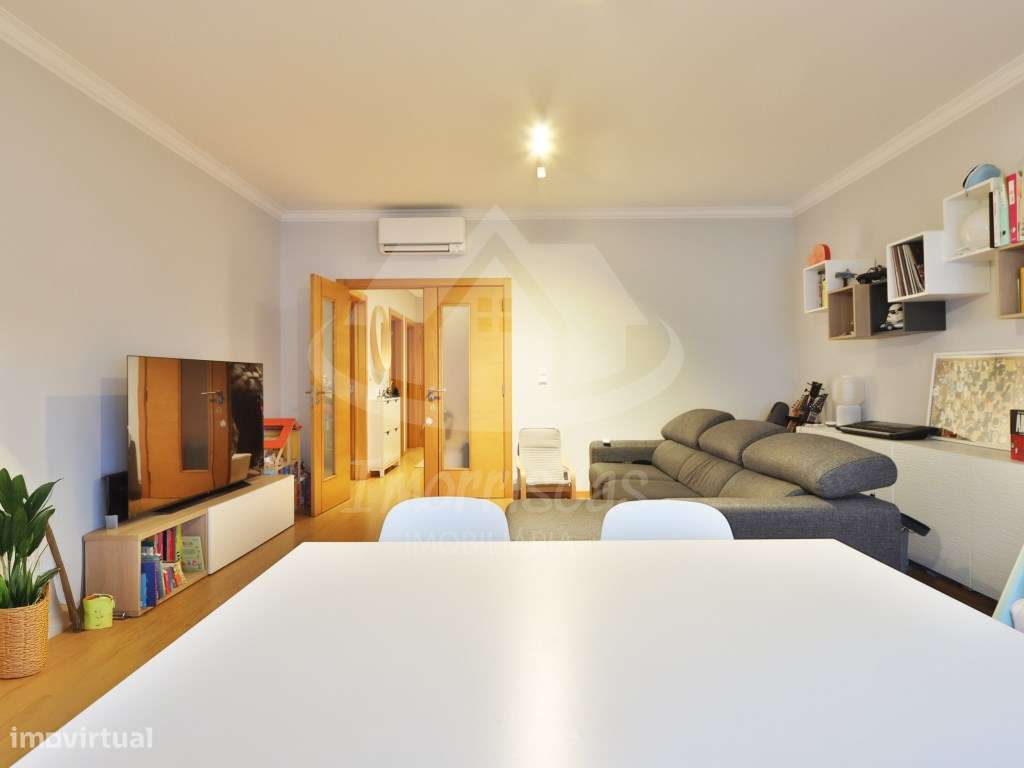 Apartamento T2 com garagem no Casal do Covão, Loures - Grande imagem: 2/21