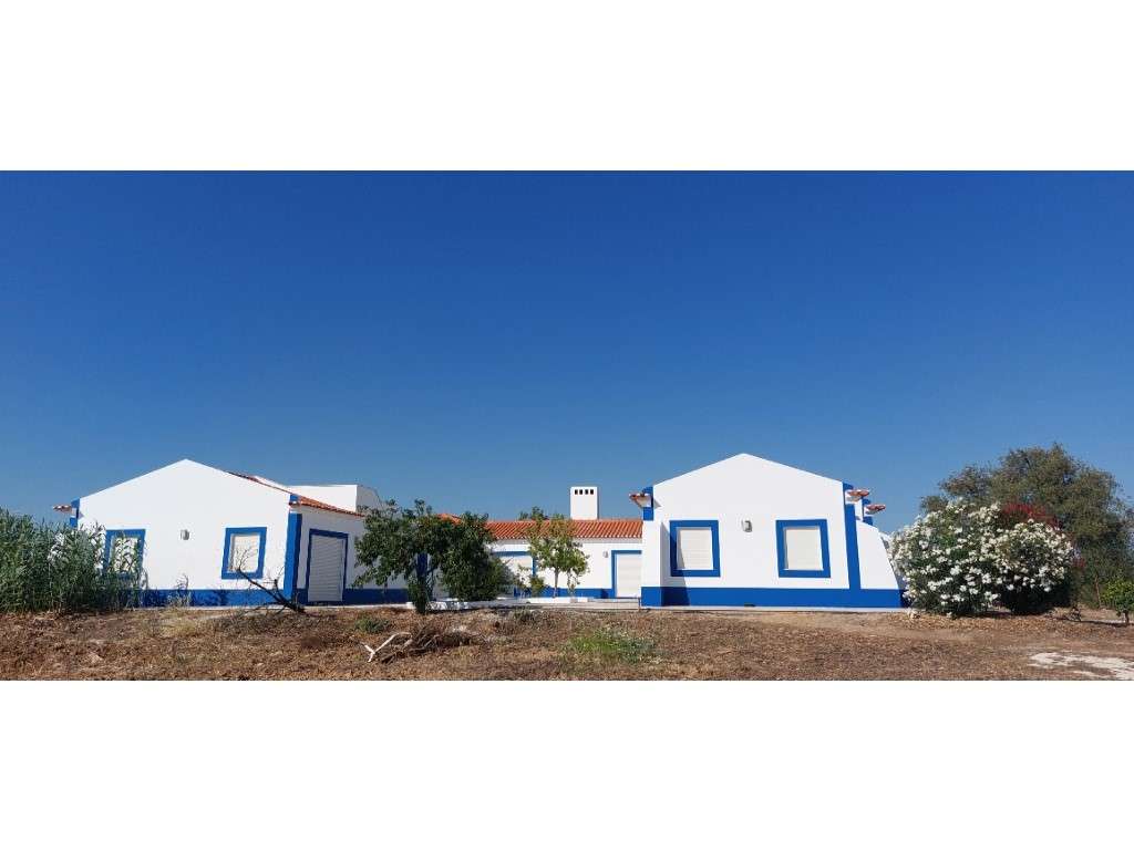 MORADIA (638 m2), Anexo (152 m2)-12