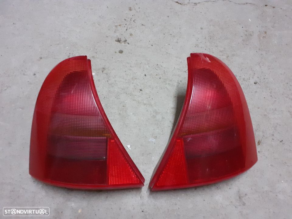 Farois traseiros renault clio ano 2000 - 1