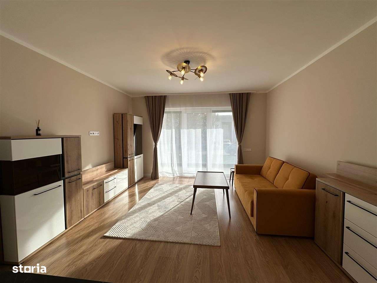 Apartament mobilat si utilat - 2 camere, balcon, parcare - zona buna - Imagine principală: 4/9