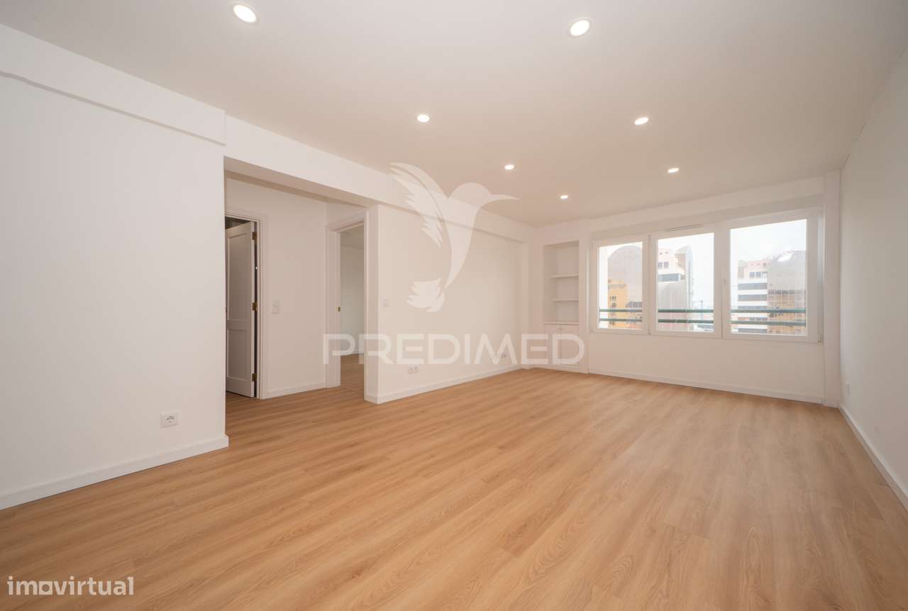 Apartamento  Lisboa T3 Avenidas Novas Edifício  Gemini remodelado - Grande imagem: 5/24
