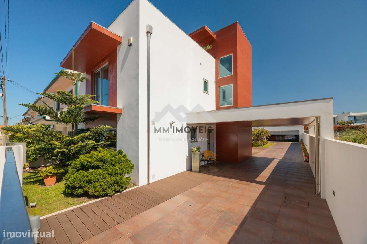 Moradia Lavra | Terraço Panorâmico Vista Mar | Jardins | Closet | Anex-8