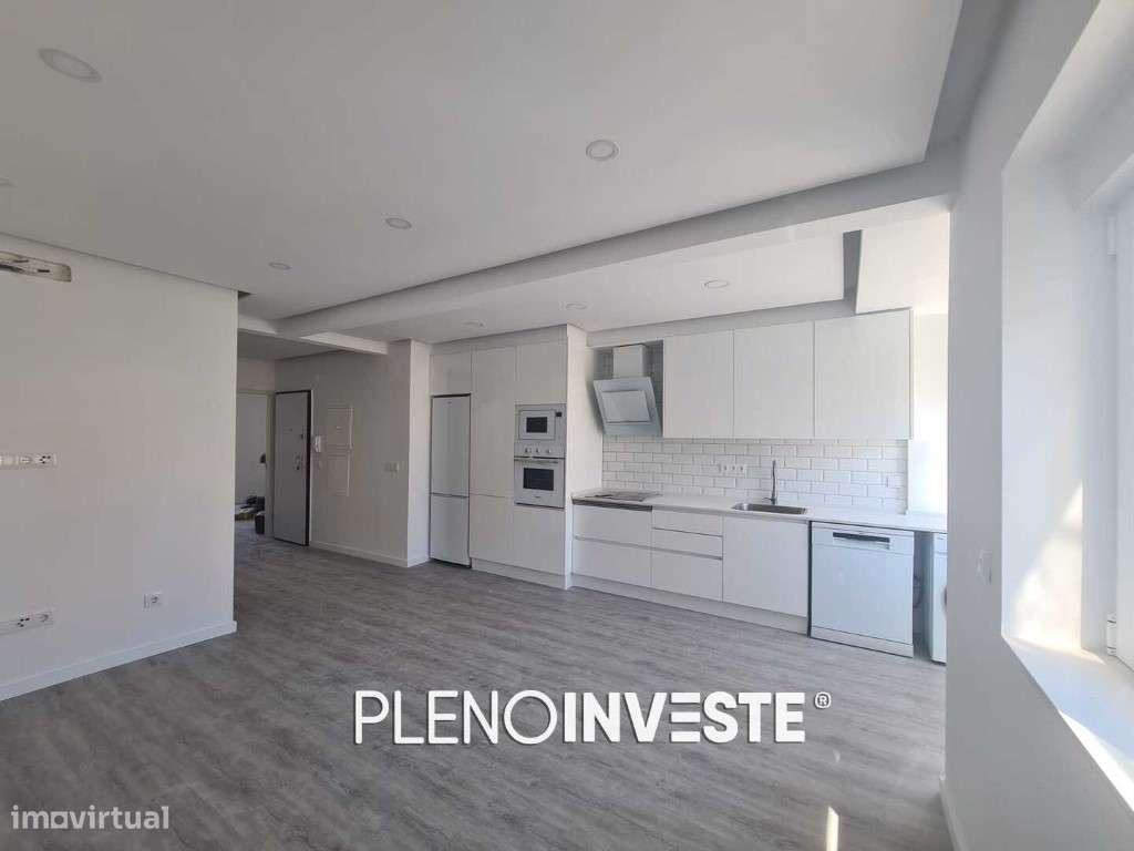 T2 Totalmente Remodelado com Varanda nas Paivas-21