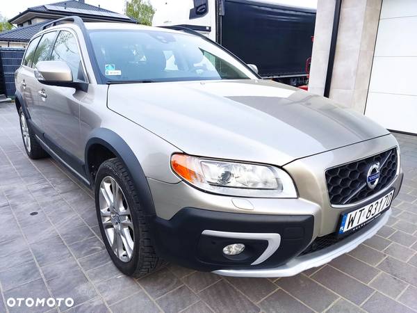 Volvo XC 70 D5 AWD Momentum - 3