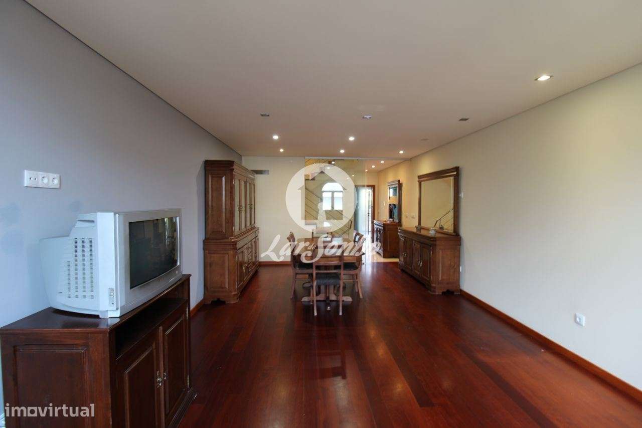 Moradia M4 c/ nova com G.F. p/ 2 carros + loja com 98 m2 na Povoa d... - Grande imagem: 4/21