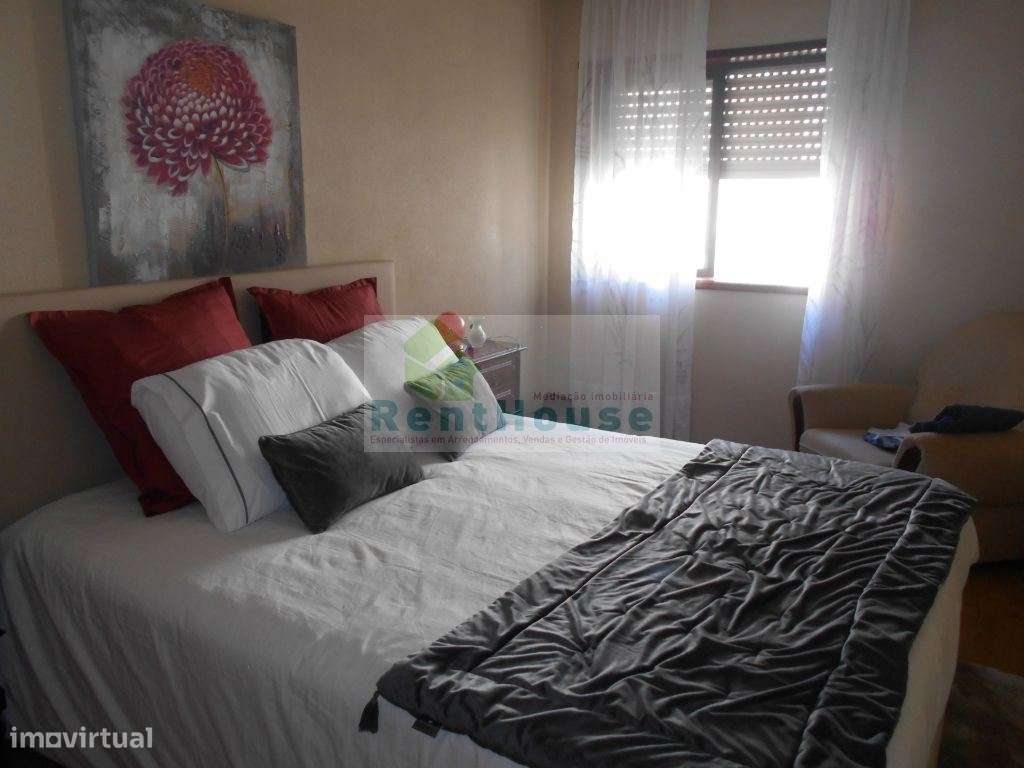 T2 Mobilado  ARRENDAMENTO DE 15 SETEMBRO A 30 JUNHO. - Grande imagem: 3/9